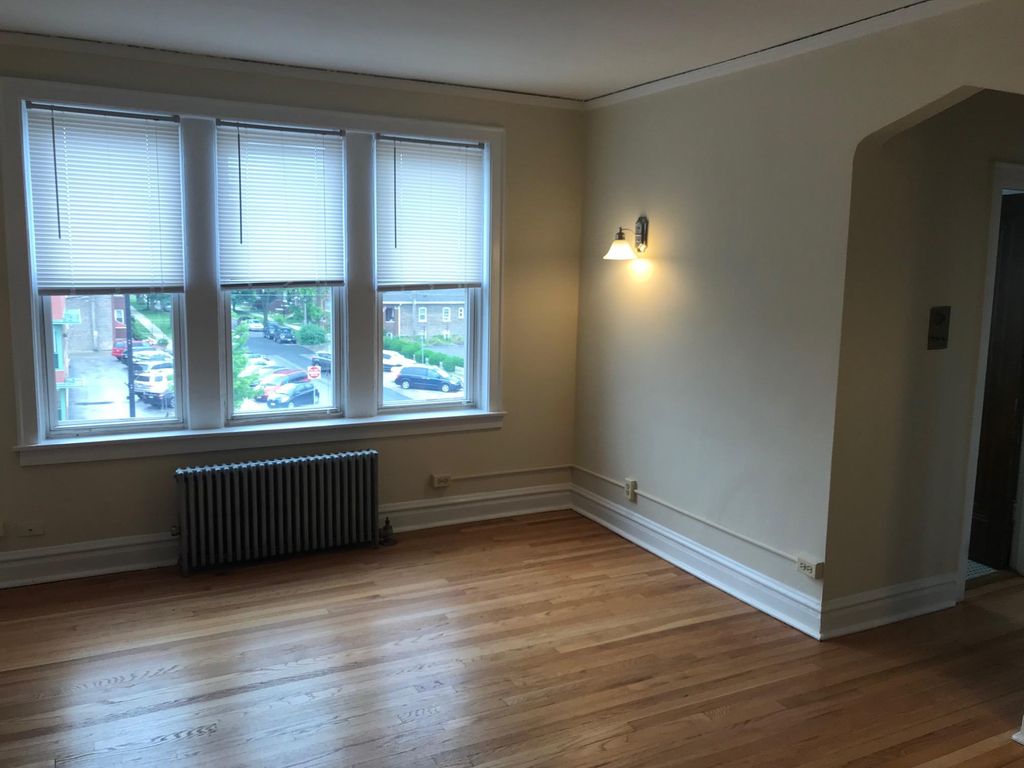2141 Gunderson Ave #304, Berwyn, IL 60402