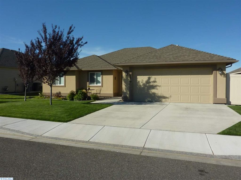 2690 Torrey Pines Way, Richland, WA 99354