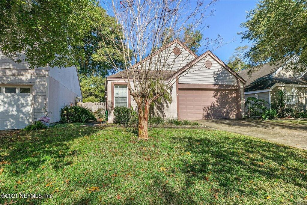7759 Lynchburg Ct E, Jacksonville, FL 32277