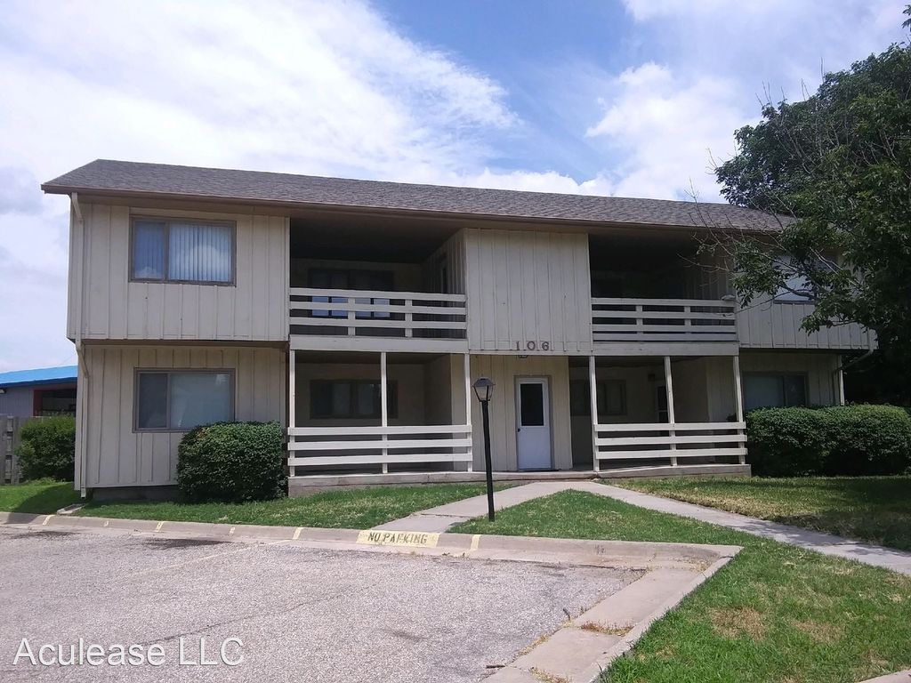 108 E Cherry Hills Ct #108D, Hesston, KS 67062