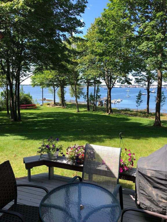 27 Jameson Point Rd, Rockland, ME 04841