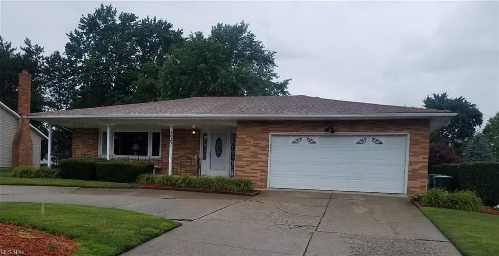 30235 Ridge Rd, Wickliffe, OH 44092