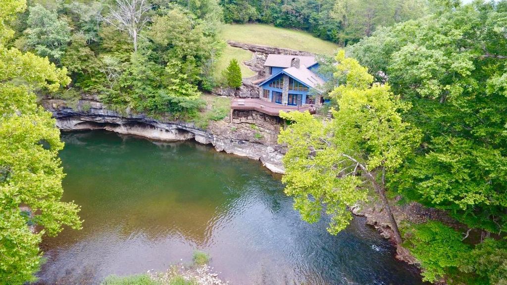 5532 Old Walland Hwy, Walland, TN 3 Bed, 3 Bath SingleFamily Home