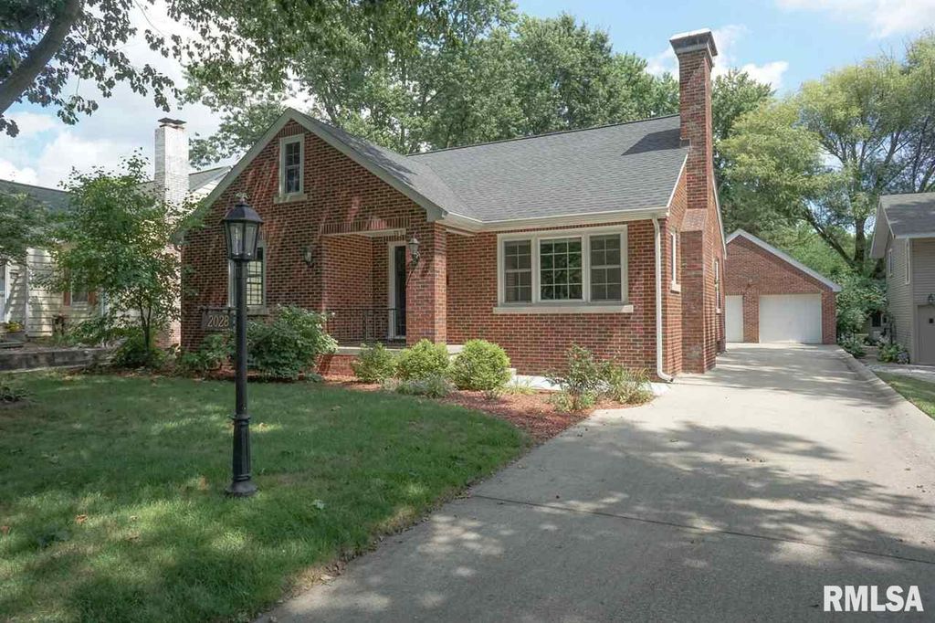 2028 S Park Ave, Leland Grove, IL 62704 Trulia