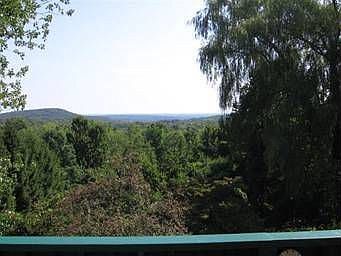 27 Margerie Dr, New Fairfield, CT 06812