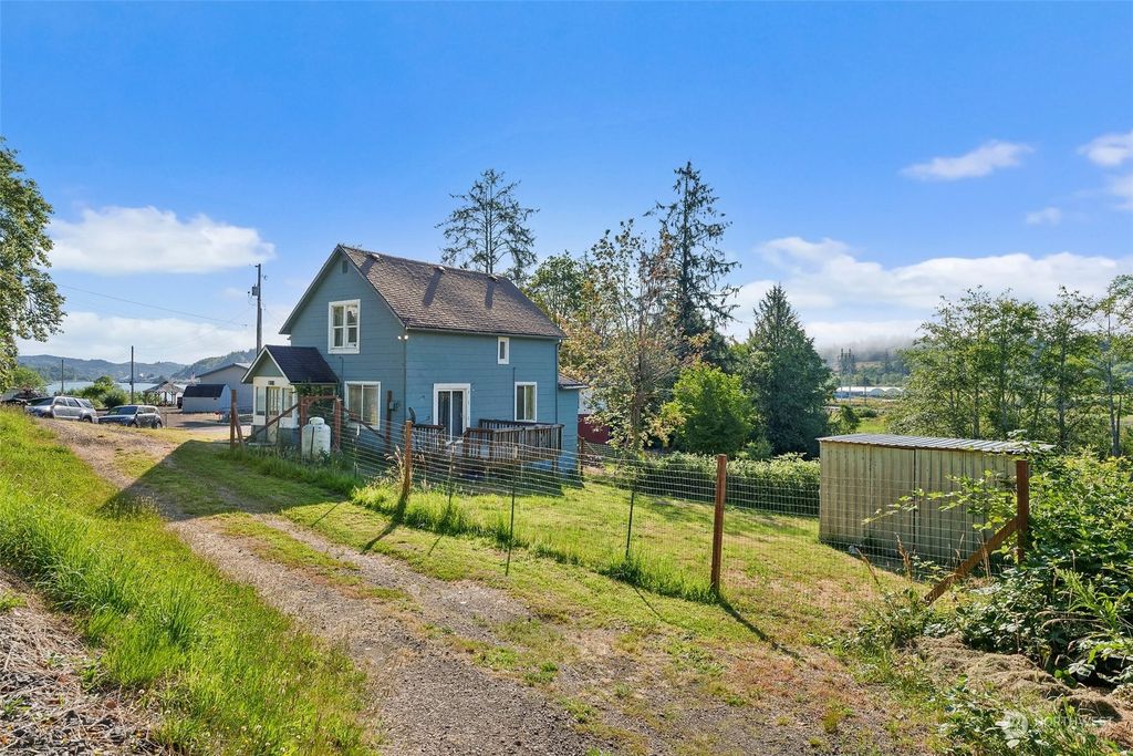 1008 Virginia Street, Raymond, WA 98577