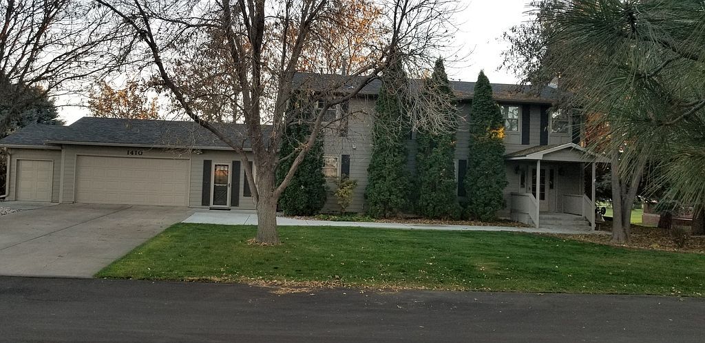 1410 Mockingbird Dr, Scottsbluff, NE 69361