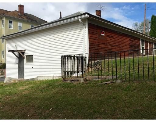 13 Division St, Worcester, MA 01604
