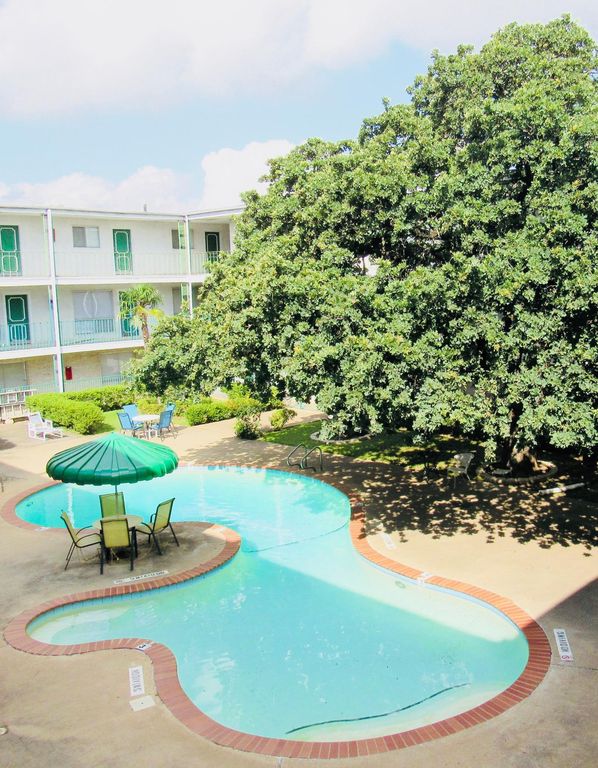 4210 Red River St, Austin, TX 78751