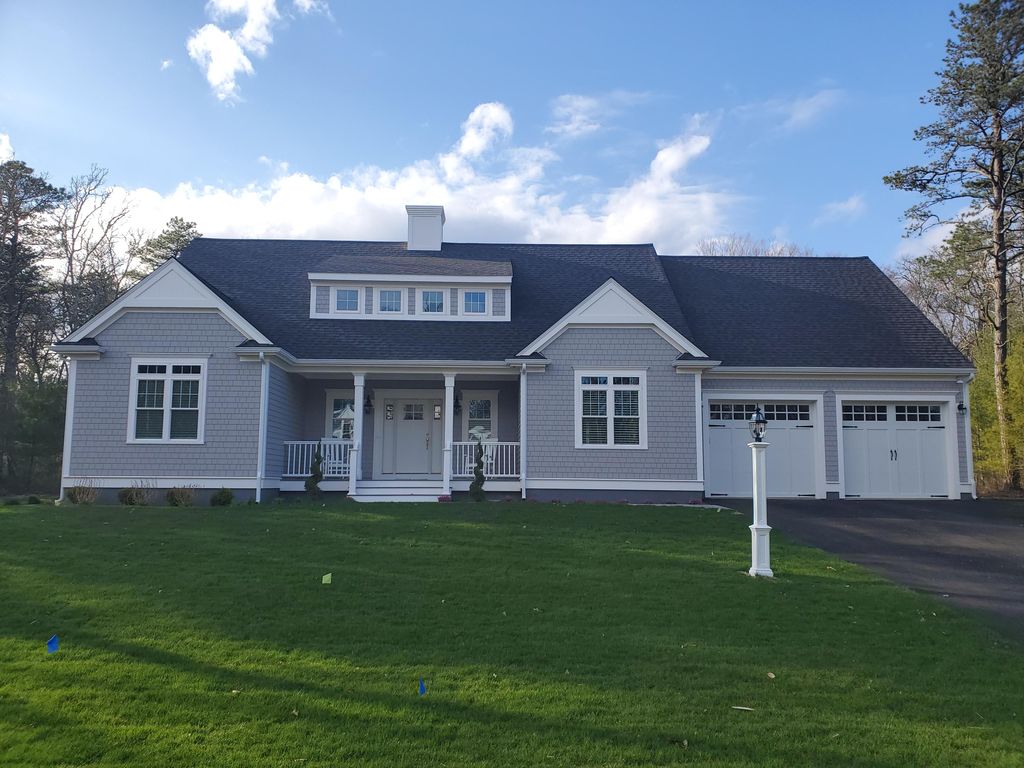22 Country Club Lane, Mashpee, MA 02649