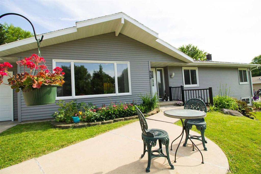 936 Plainview Ter, Lake Mills, WI 53551 Trulia