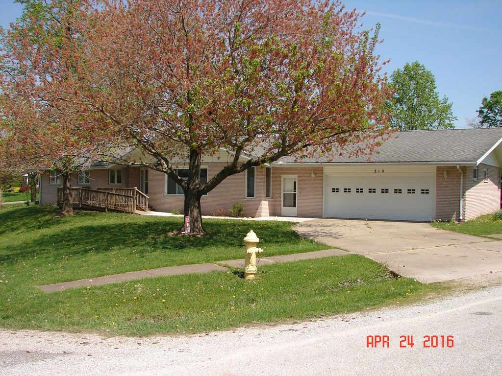 210 S Franklin St, Greenup, IL SingleFamily Home 15 Photos Trulia