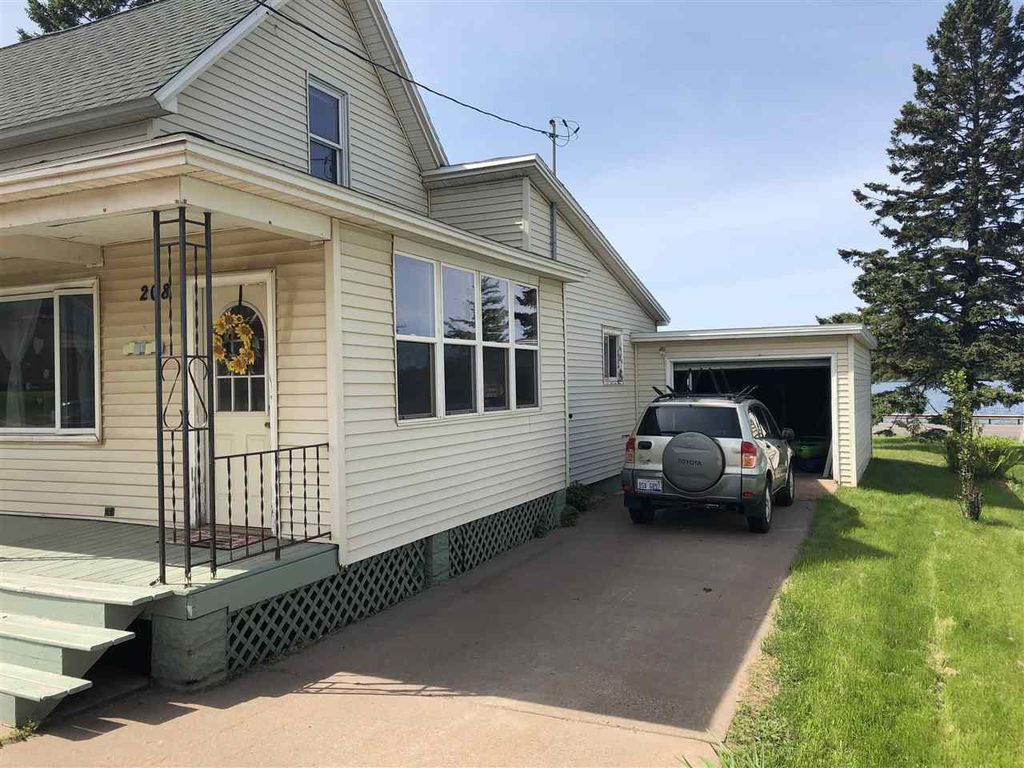 208 W Water St, Negaunee, MI 3 Bed, 1 Bath SingleFamily Home 11