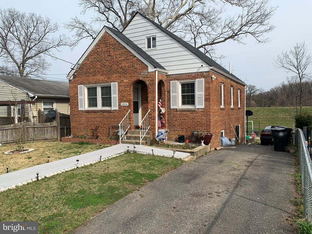 3808 Allison St, Brentwood, MD 20722