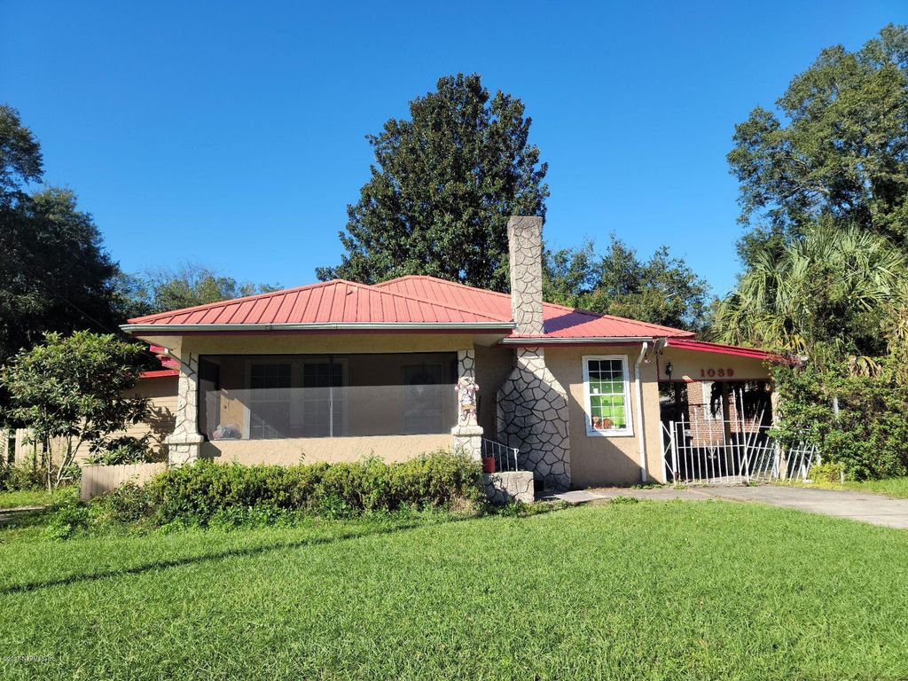 1039 Alderside St, Jacksonville, FL 32208