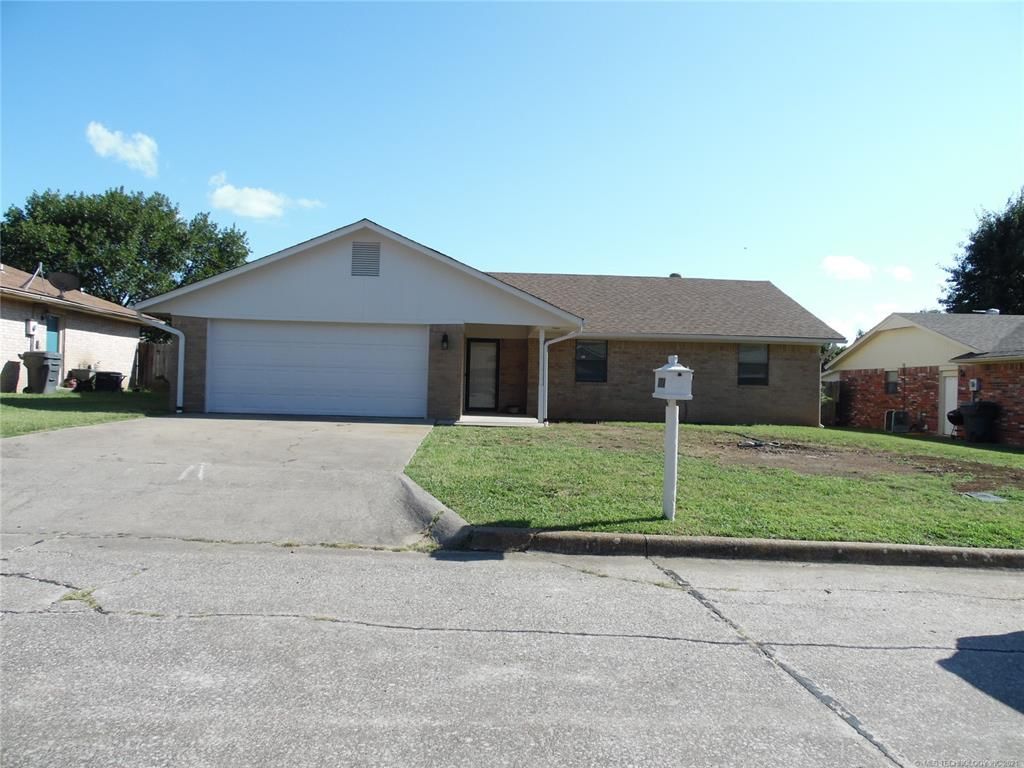 1704 Stout Rd, Ardmore, OK 73401