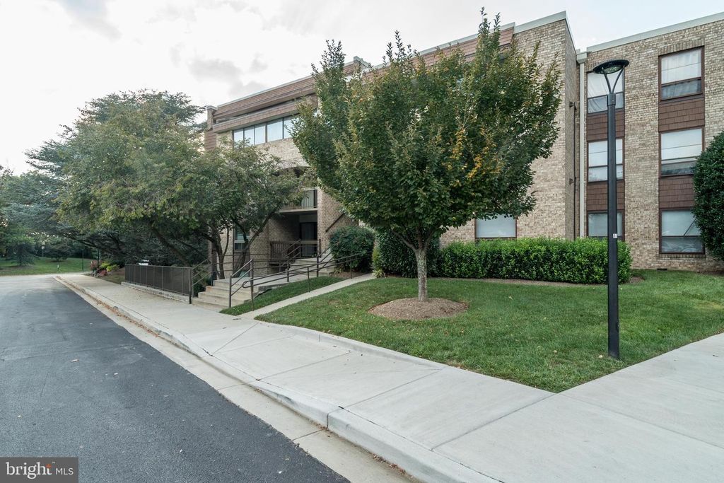 413 Christopher Ave #96, Gaithersburg, MD 20879