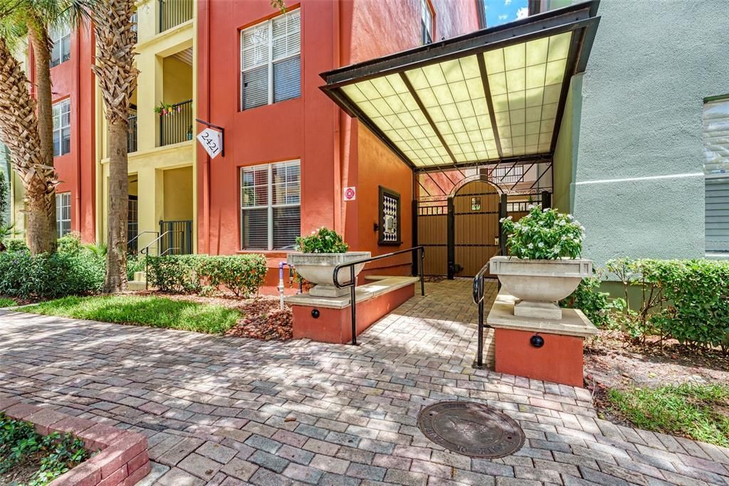 2421 W Horatio St #824, Tampa, FL 33609