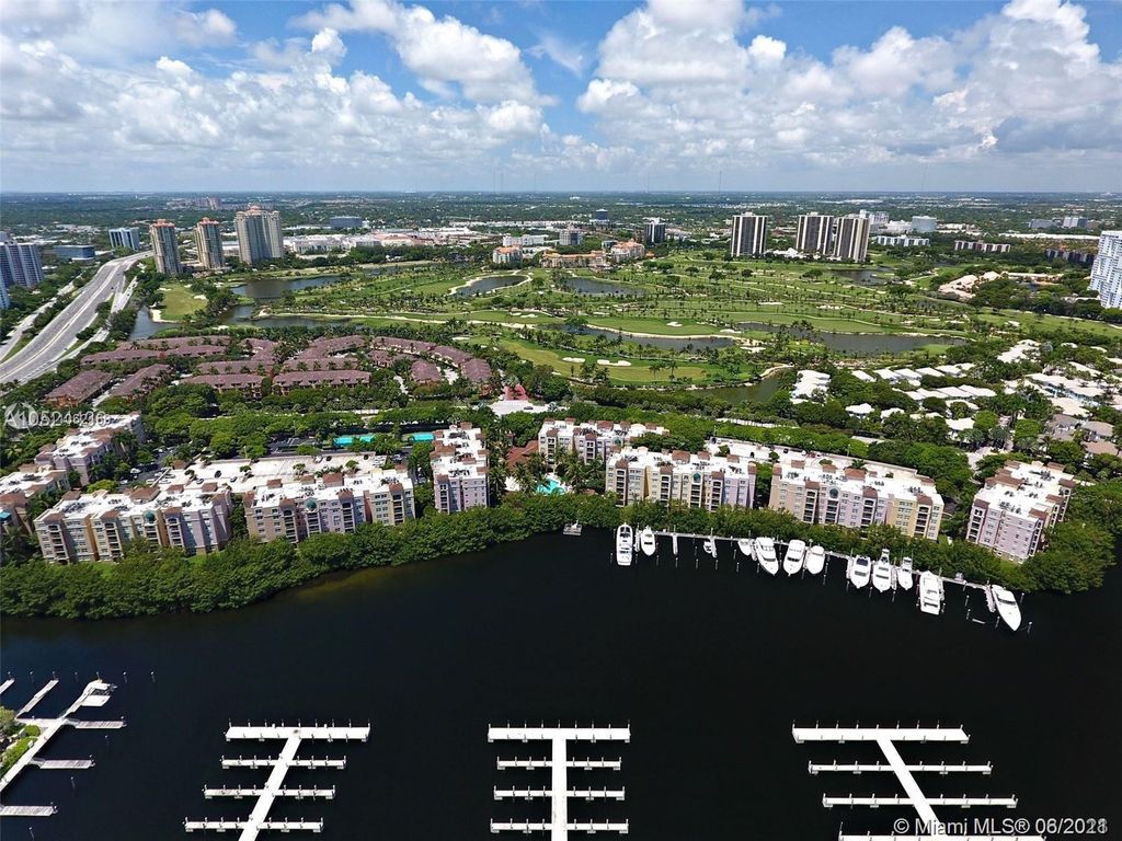 19701 E Country Club Dr #5601, Miami, FL 33180