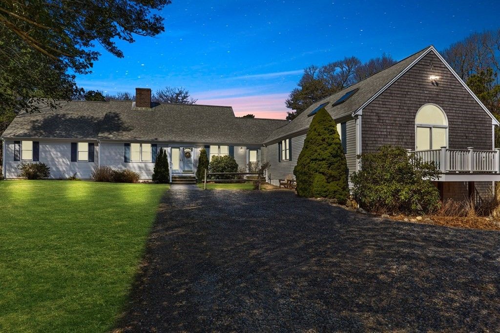 180 Coachman Ln, Barnstable, MA 02630