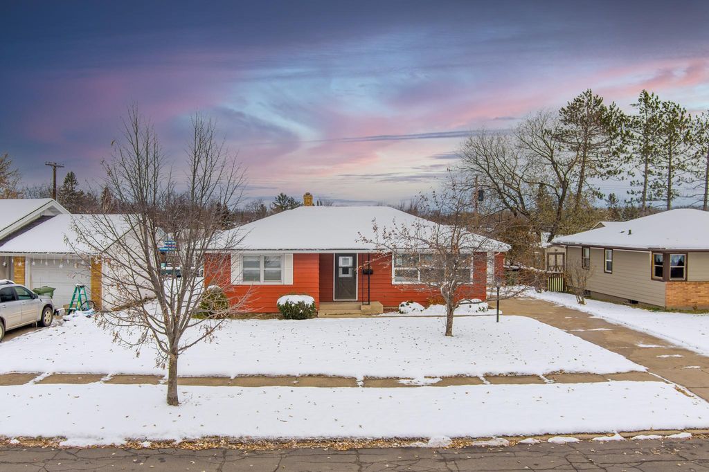 305 N Inner Dr, Hibbing, MN 55746