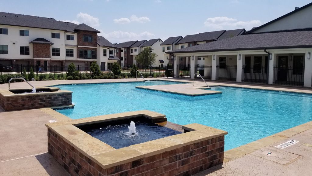1555 Cullen Blvd, Pearland, TX 77581