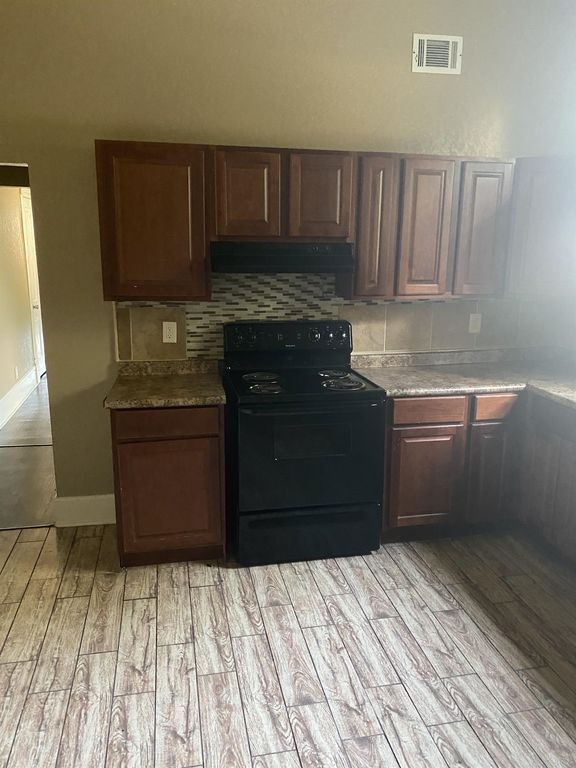 304 W Harding Ave 1, Pine Bluff, AR 1 Bed, 1 Bath MultiFamily Home