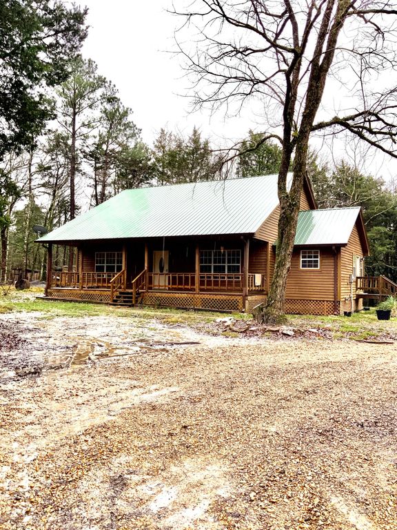 5073 Crawford Rd, Starkville, MS 39759