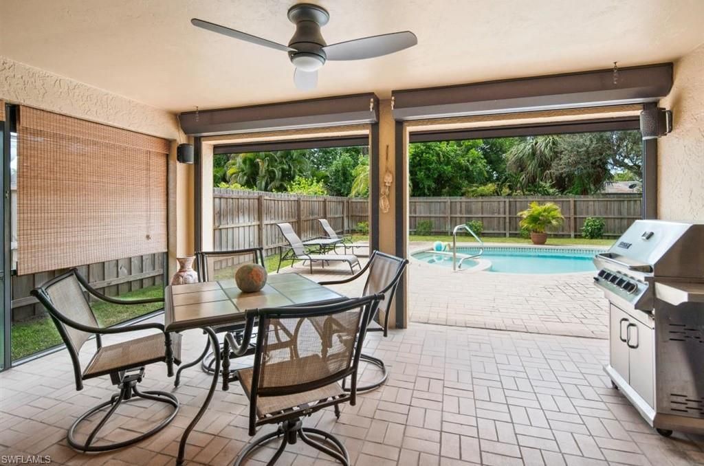 644 94th Ave N, Naples, FL 34108