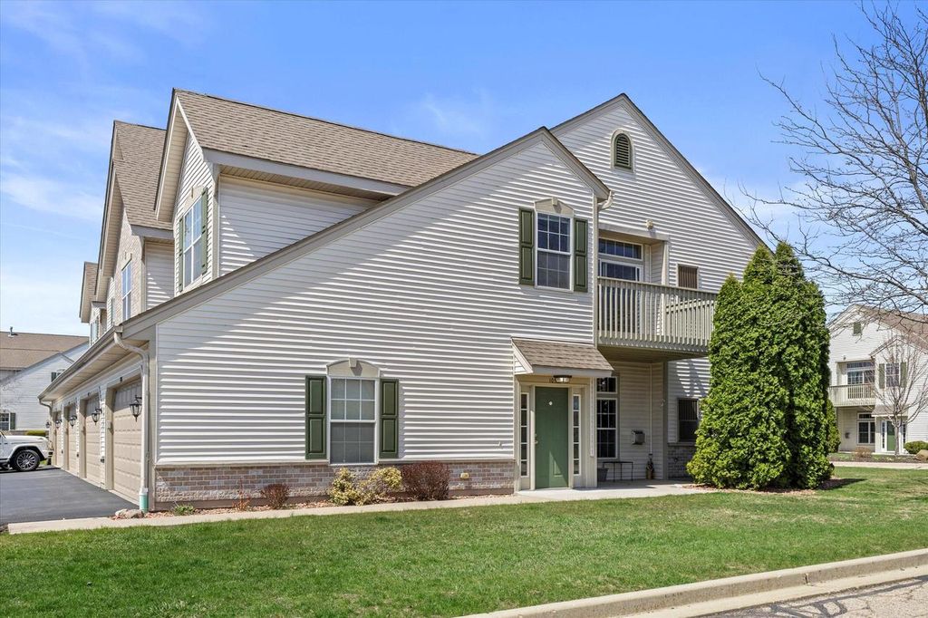 1058 Stratford COURT #202, Racine, WI 53406
