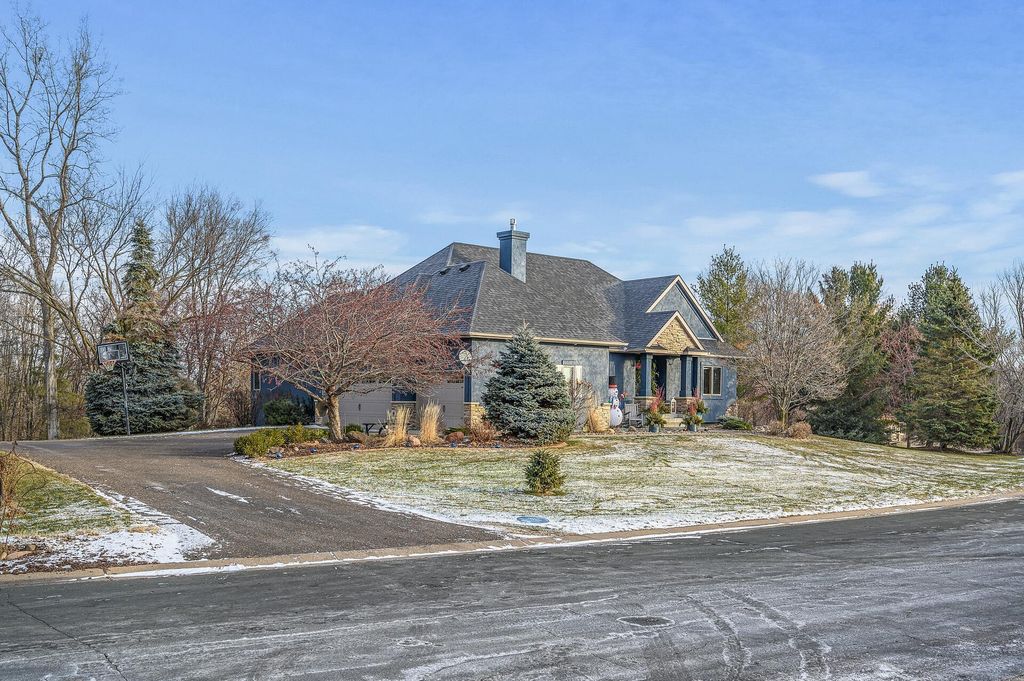 9662 51st St N, Lake Elmo, MN 55042 4 Bed, 4 Bath SingleFamily Home