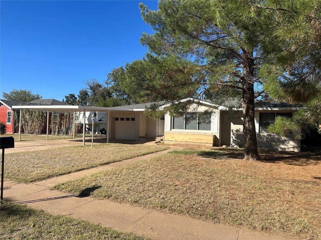 310 E Lincoln St, Hollis, OK 73550 See Estimated Value