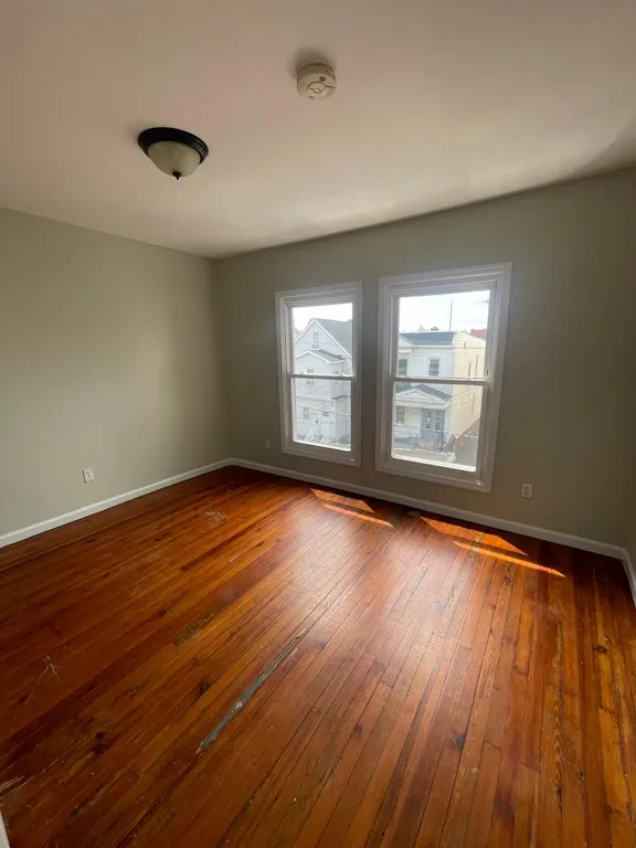 268 Ellis Ave #3 — photo 3 of 6