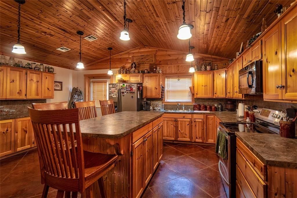 20272 E 1280th Rd, Carter, OK 73627