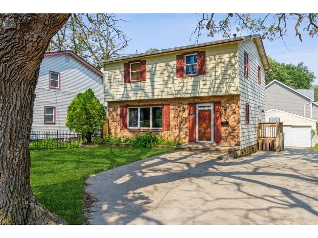 3905 Lower Beaver Rd, Des Moines, IA 50310 Trulia