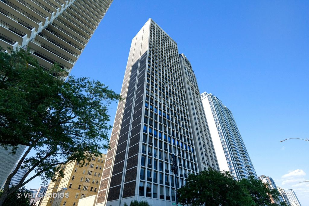 1240 N Lake Shore Dr #7B, Chicago, IL 60610