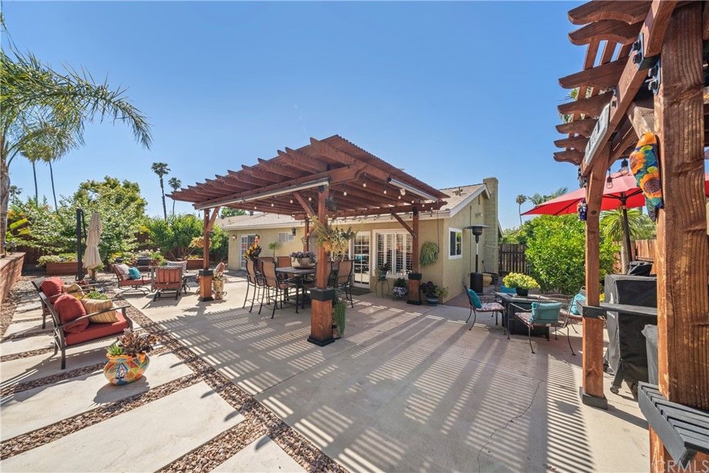 9540 Hermitage Ln, Riverside, CA 92503