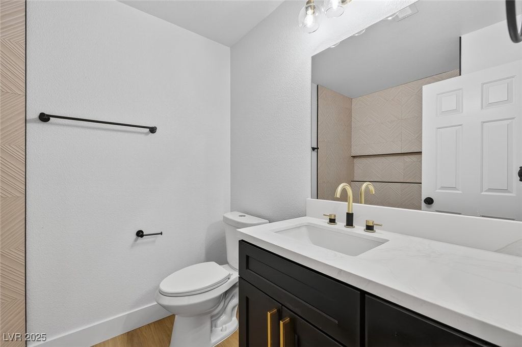 Photo 21 of 205 Derwent Pl
