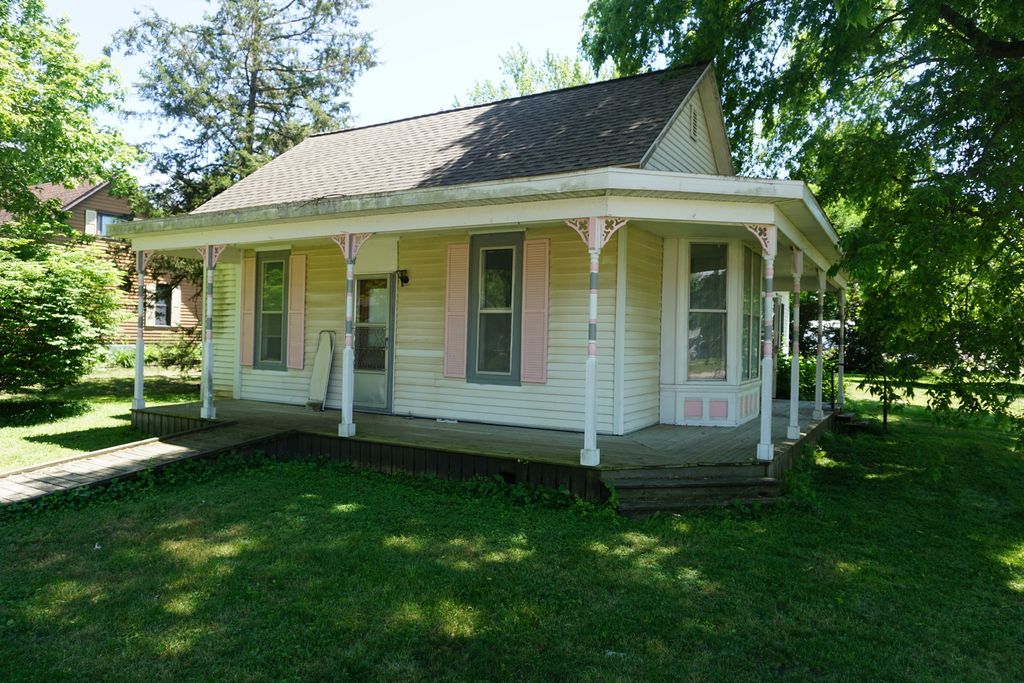 301 E Byron St, Sidney, IL 61877