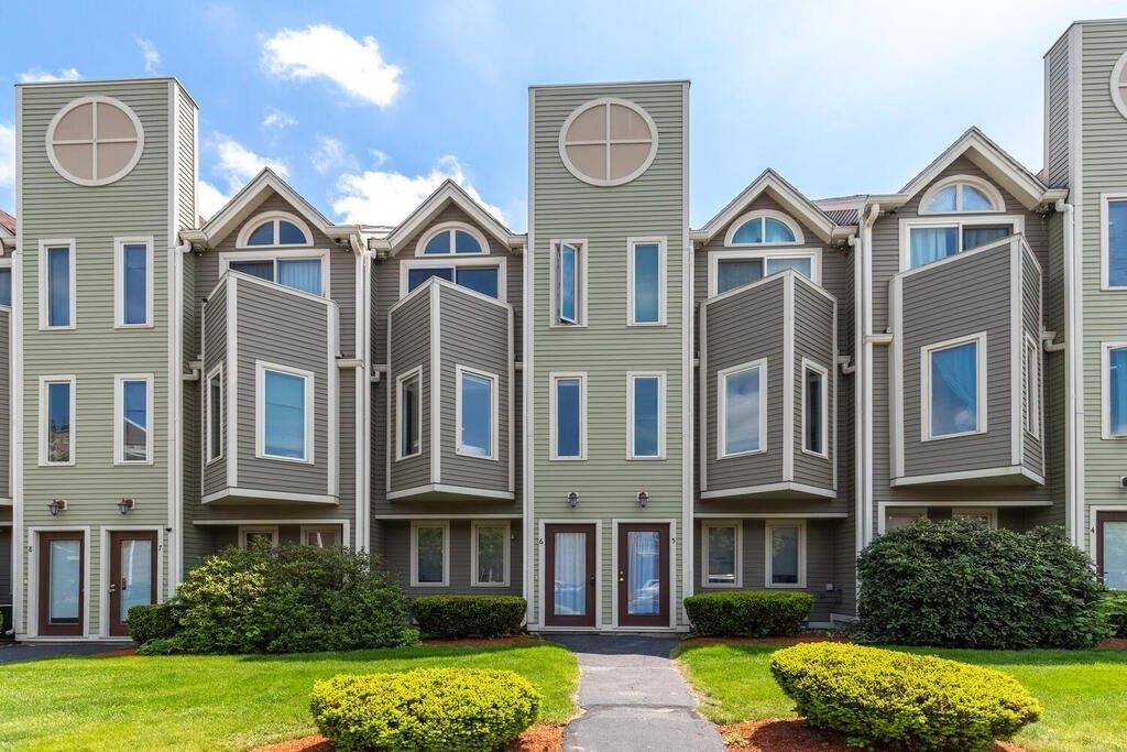 70 Austin St #6, Lowell, MA 01854