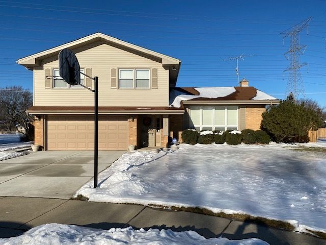 150 W Kathleen Dr, Des Plaines, IL 60016