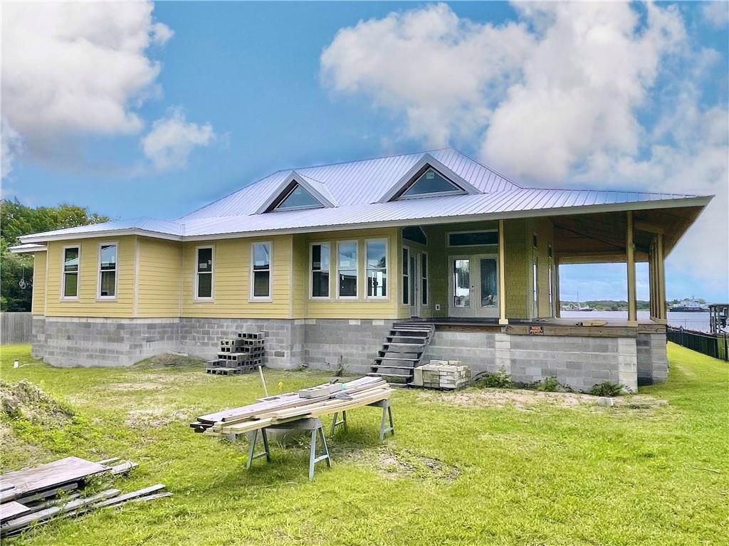 9414 Heckscher Dr, Jacksonville, FL 32226