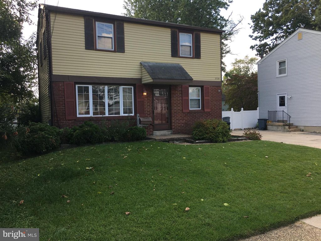 2729 Union Ave, Merchantville, NJ 08109