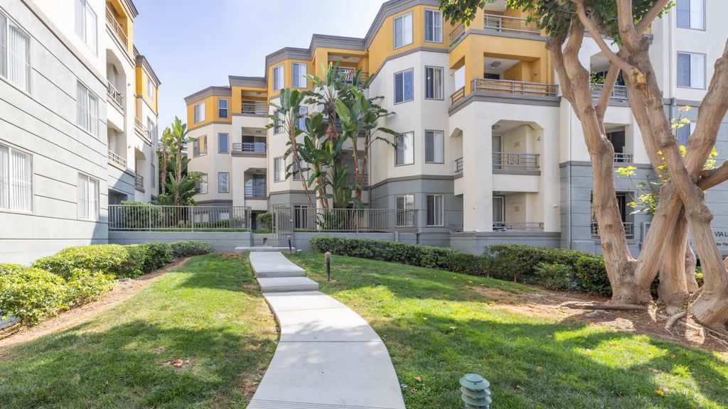 San Paulo Apartment Homes - Irvine, CA