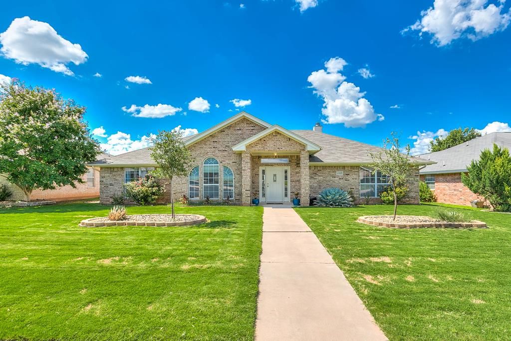 4909 Royal Oak Dr, San Angelo, TX 76904