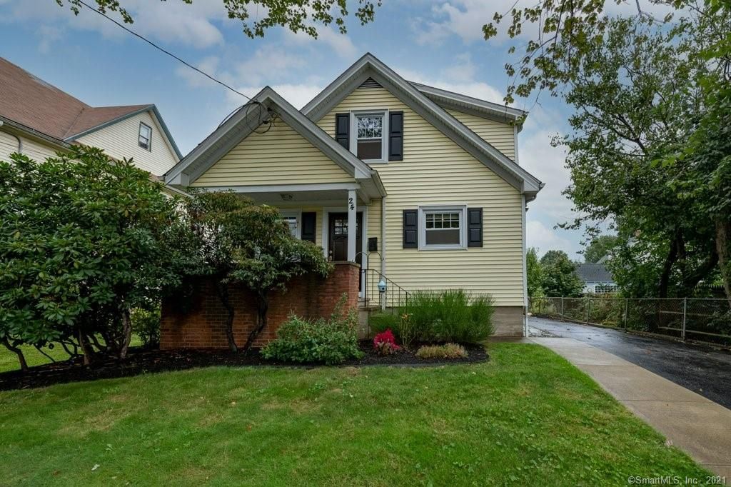 24 Melville Ave, Fairfield, CT 06825