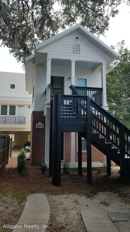 313 SW 12th St #2, Gainesville, FL 32601