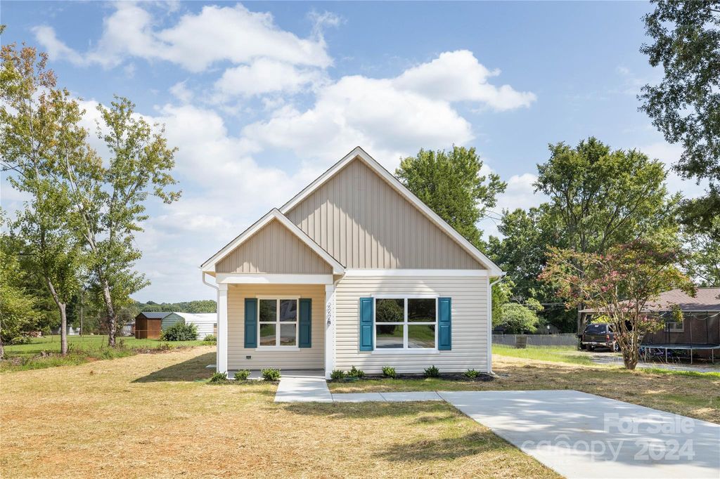 227 Ivy Run Ct, Statesville, NC 28625
