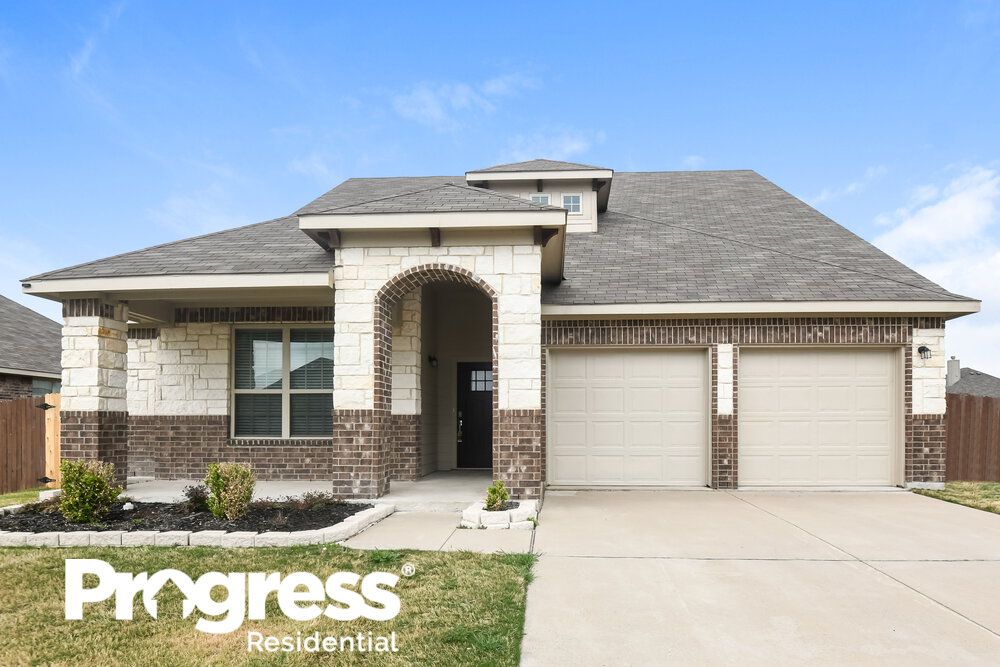 204 Bay St, Waxahachie, TX 75165