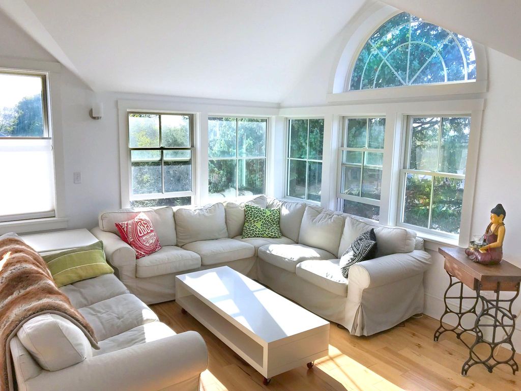 29 McKinley Ave, Beverly, MA 01915
